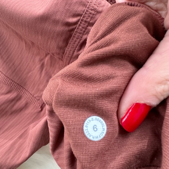 Lululemon Dance Studio Pant III *Unlined
Savannah - Picture 3 of 4